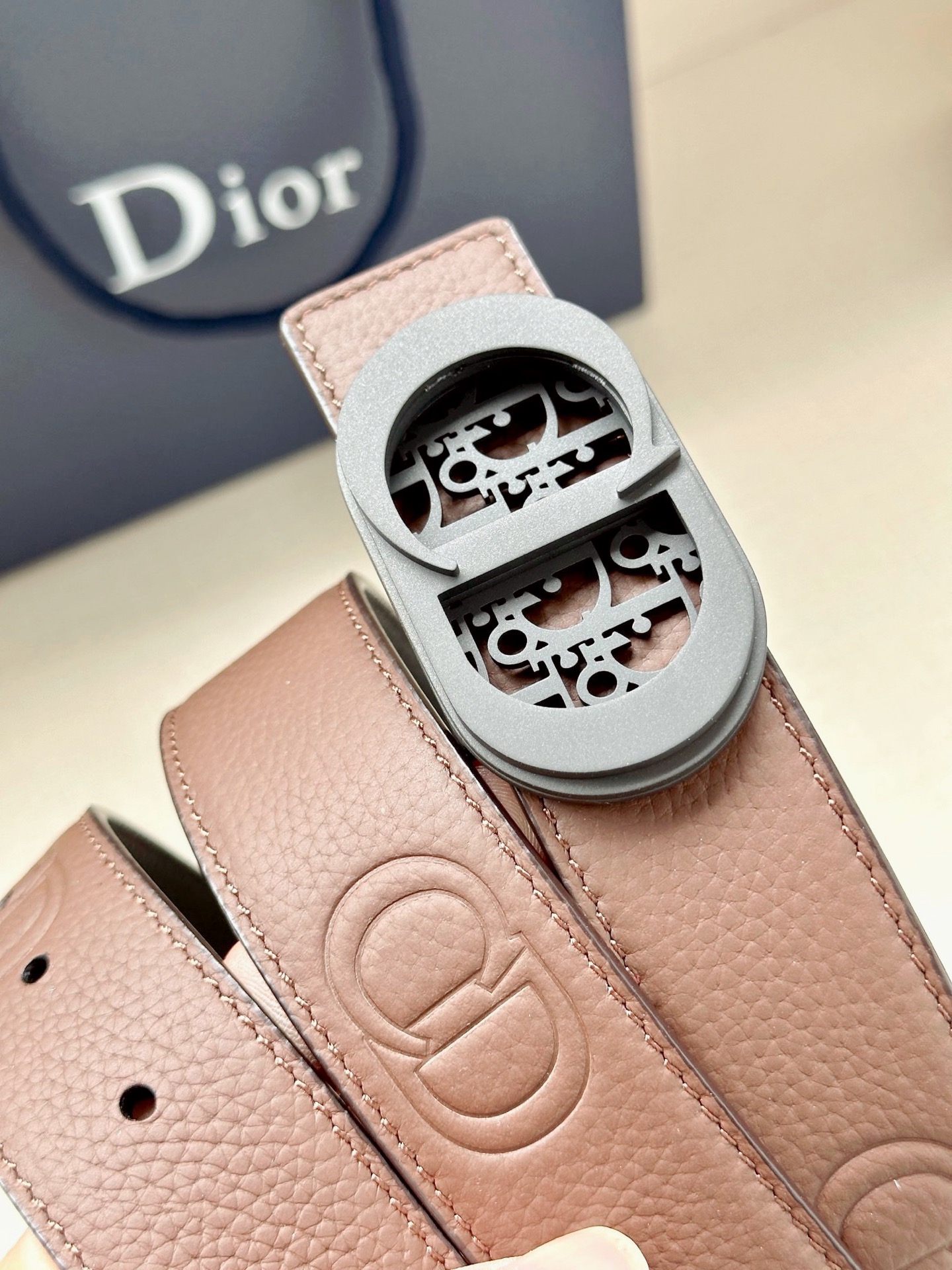 DiorA貨男女款CD扣棕色牛皮皮帶復古質感百搭休閒通勤設計款| 11 DiorA貨男女款CD扣棕色牛皮皮帶復古質感百搭休閒通勤設計款