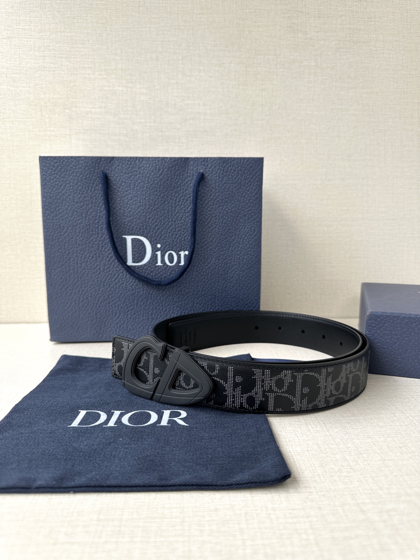 Dior一比一男女款CD滿版黑灰老花皮帶潮流街頭百搭設計款| 10 Dior一比一男女款CD滿版黑灰老花皮帶潮流街頭百搭設計款