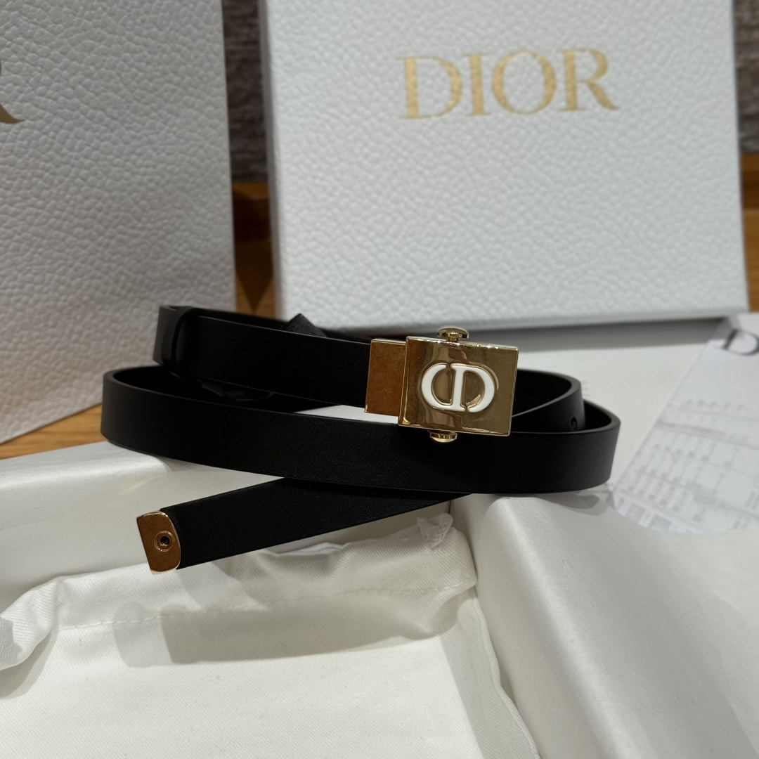 Dior高仿男女款CD藍白老花皮帶金扣設計時尚百搭高級感款| 12 Dior高仿男女款CD藍白老花皮帶金扣設計時尚百搭高級感款