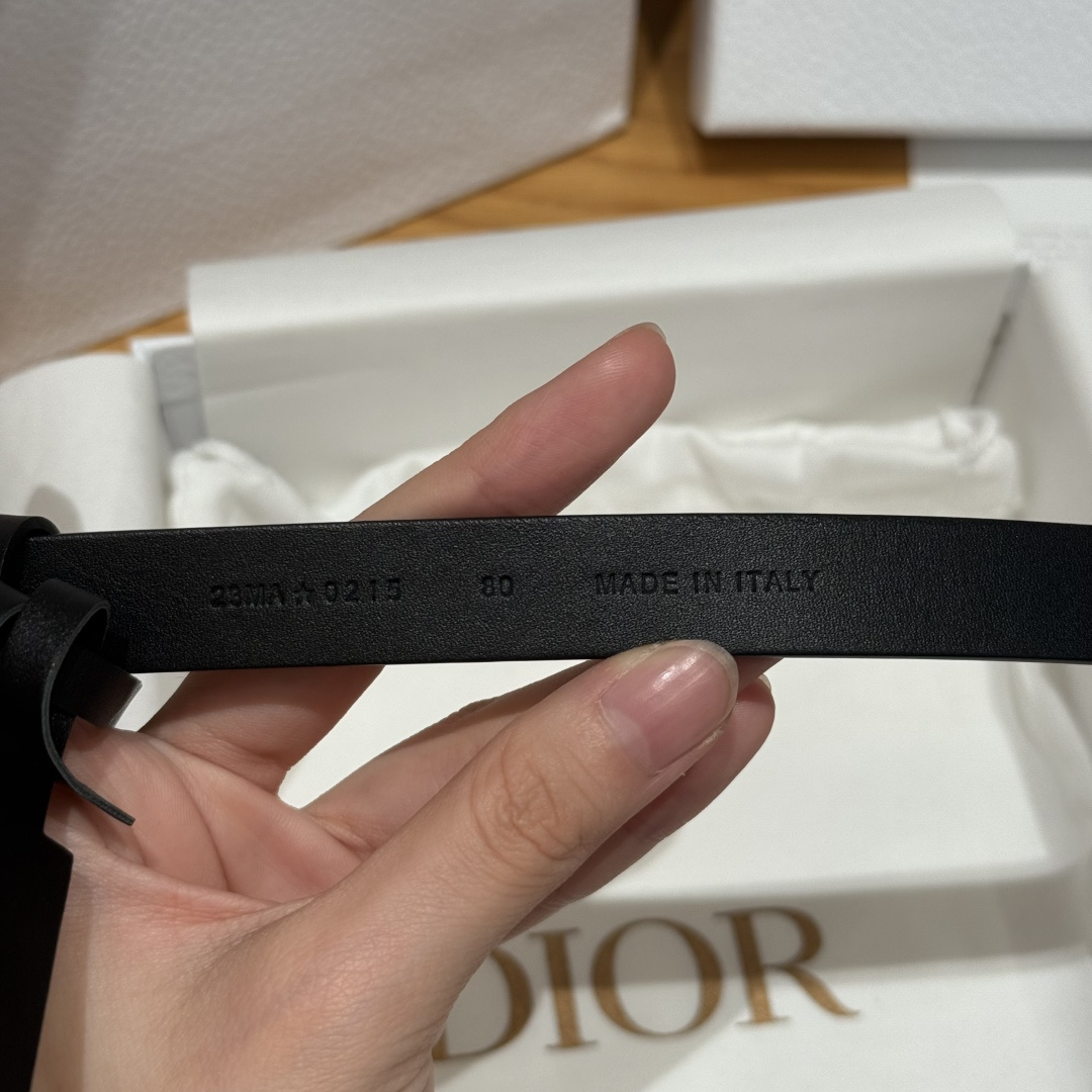 Dior一比一男女款CD滿版黑灰老花皮帶霧面扣頭潮流百搭個性設計款| 7 Dior一比一男女款CD滿版黑灰老花皮帶霧面扣頭潮流百搭個性設計款