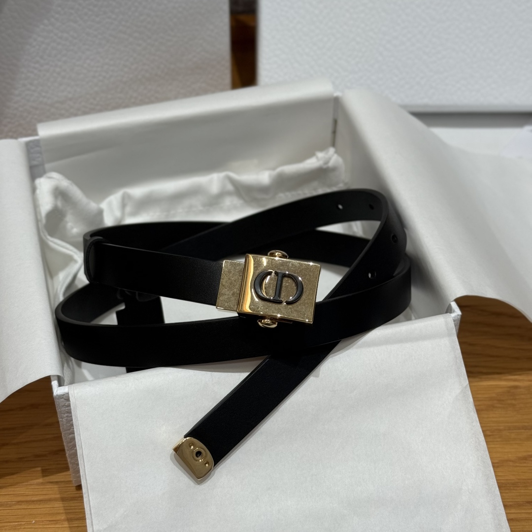 Dior高仿男女款CD黑灰滿版老花皮帶霧面扣設計百搭潮流質感款| 14 Dior高仿男女款CD黑灰滿版老花皮帶霧面扣設計百搭潮流質感款