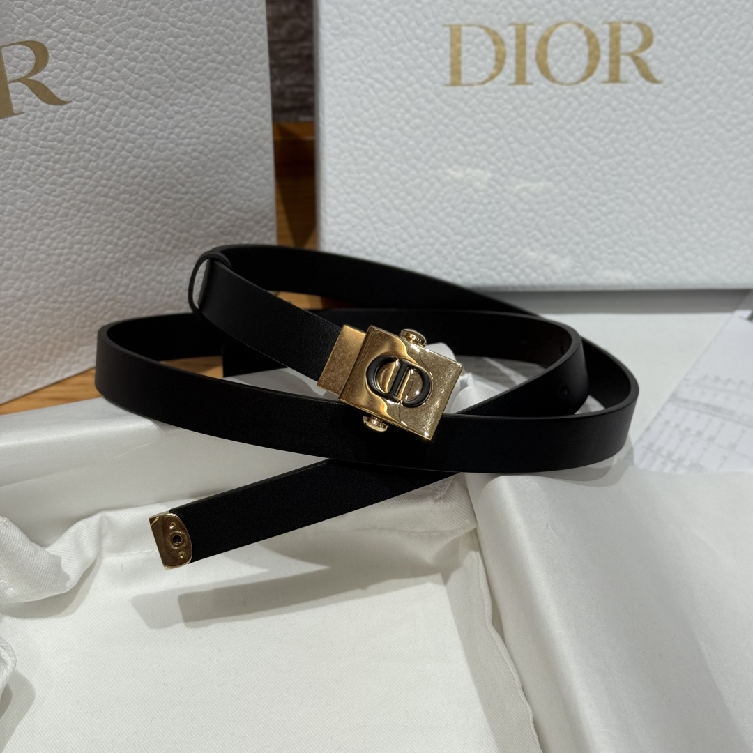 Dior高仿男女款CD黑灰滿版老花皮帶霧面扣設計百搭潮流質感款| 13 Dior高仿男女款CD黑灰滿版老花皮帶霧面扣設計百搭潮流質感款