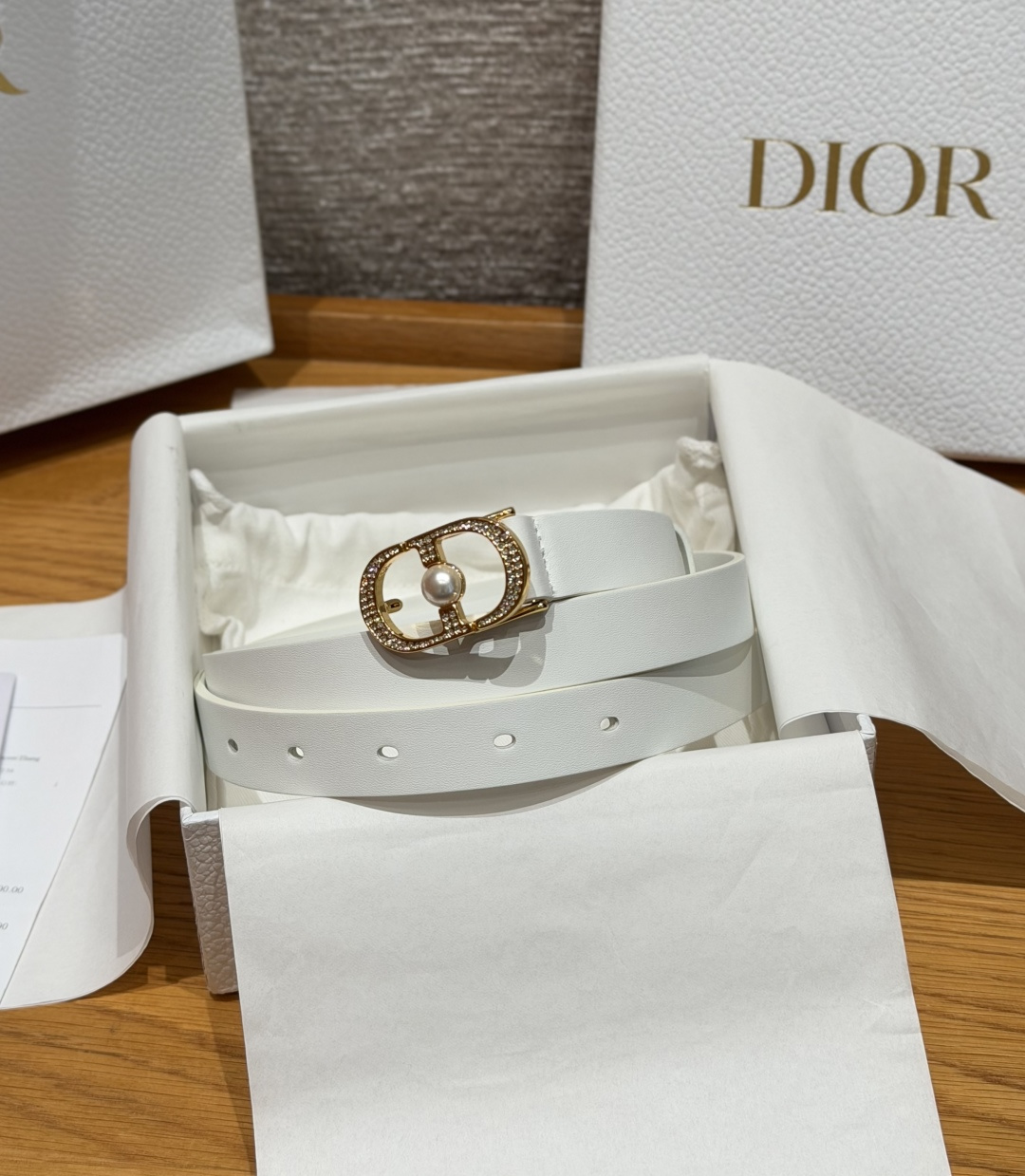 Dior高仿男女款CD白色珍珠皮帶設計時尚百搭休閒通勤款
