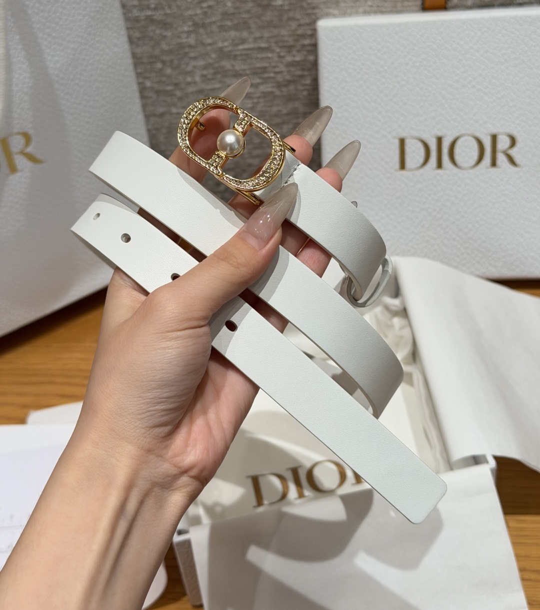 Dior高仿男女款CD白色珍珠皮帶設計時尚百搭休閒通勤款| 14 Dior高仿男女款CD白色珍珠皮帶設計時尚百搭休閒通勤款