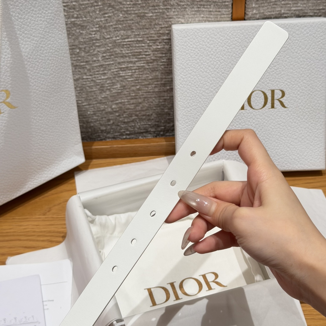 Dior高仿男女款CD白色珍珠皮帶設計時尚百搭休閒通勤款| 7 Dior高仿男女款CD白色珍珠皮帶設計時尚百搭休閒通勤款