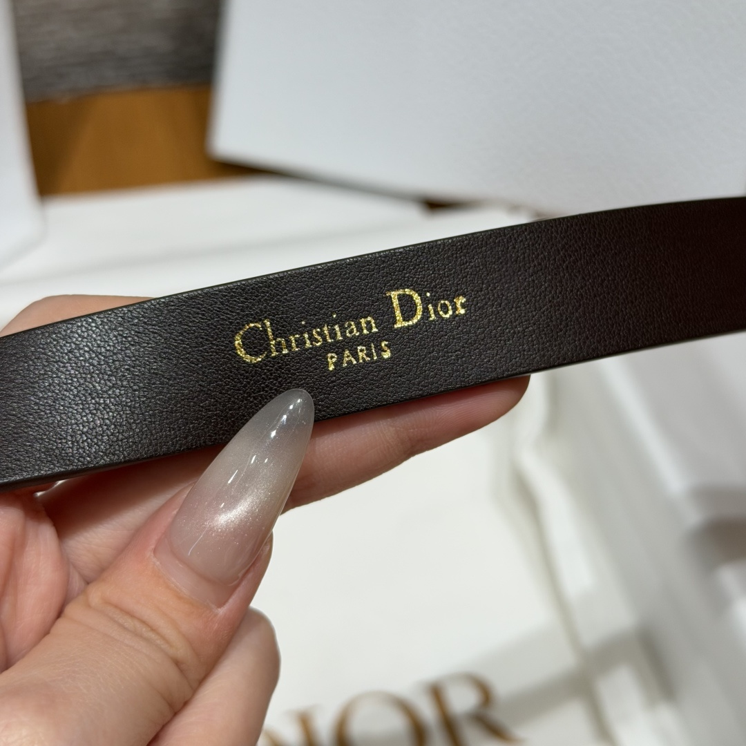 Dior一比一女士CD珍珠細腰帶咖啡色復古質感優雅百搭設計款