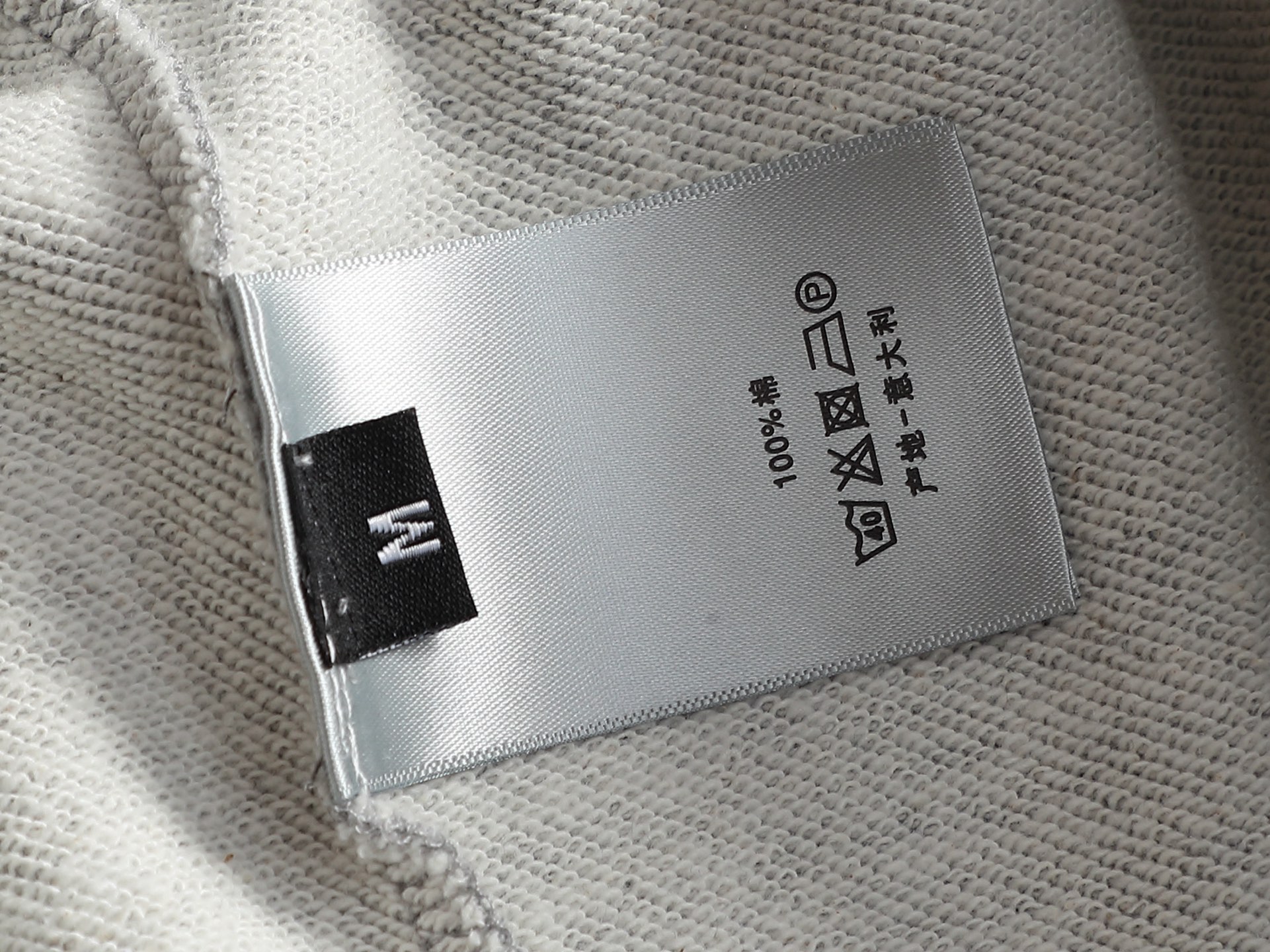 Dior 原單連帽衛衣 簡約字母印花休閒百搭款| 18 Dior 原單連帽衛衣 簡約字母印花休閒百搭款