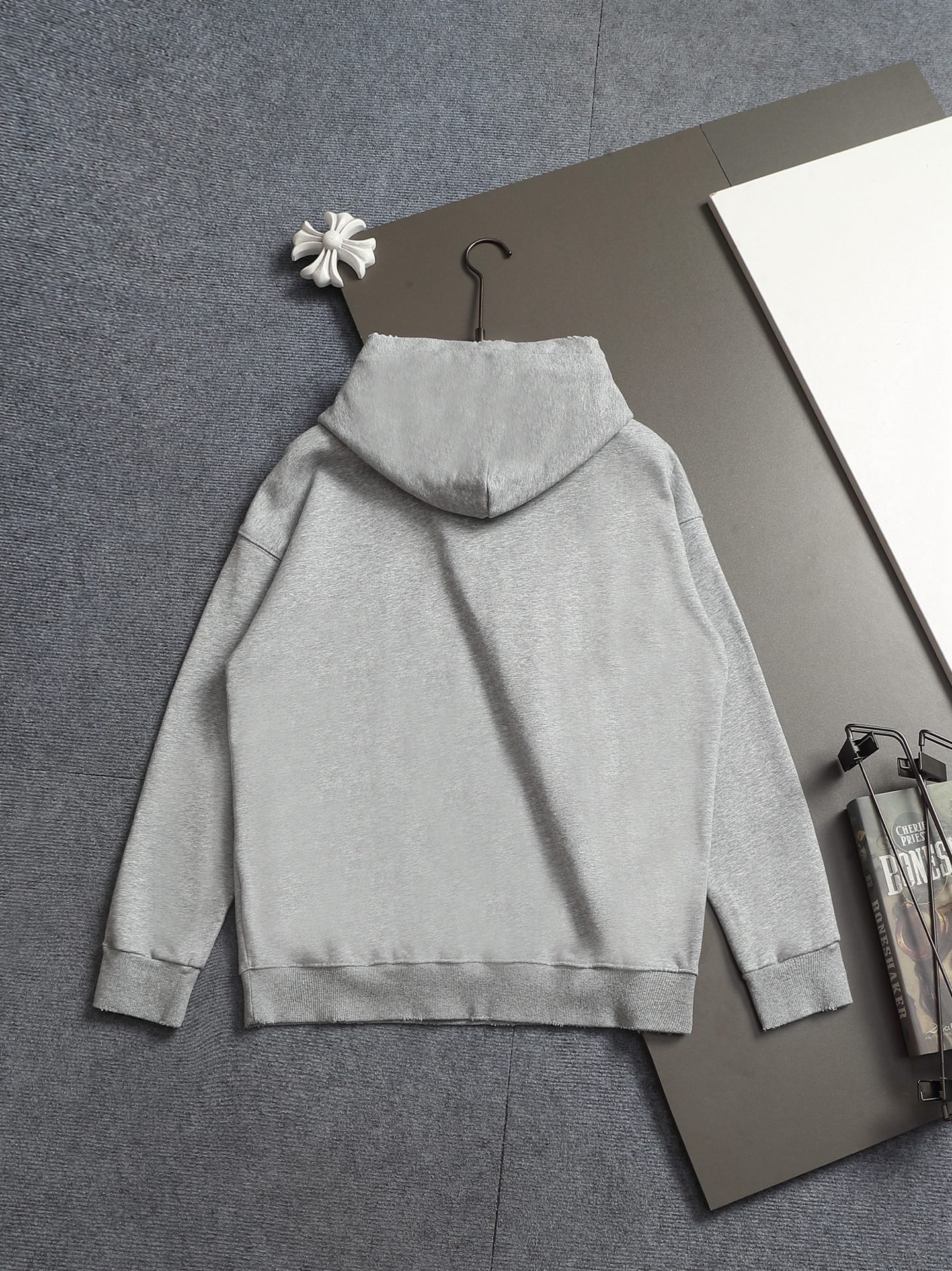 Dior 原單連帽衛衣 簡約字母印花休閒百搭款| 16 Dior 原單連帽衛衣 簡約字母印花休閒百搭款