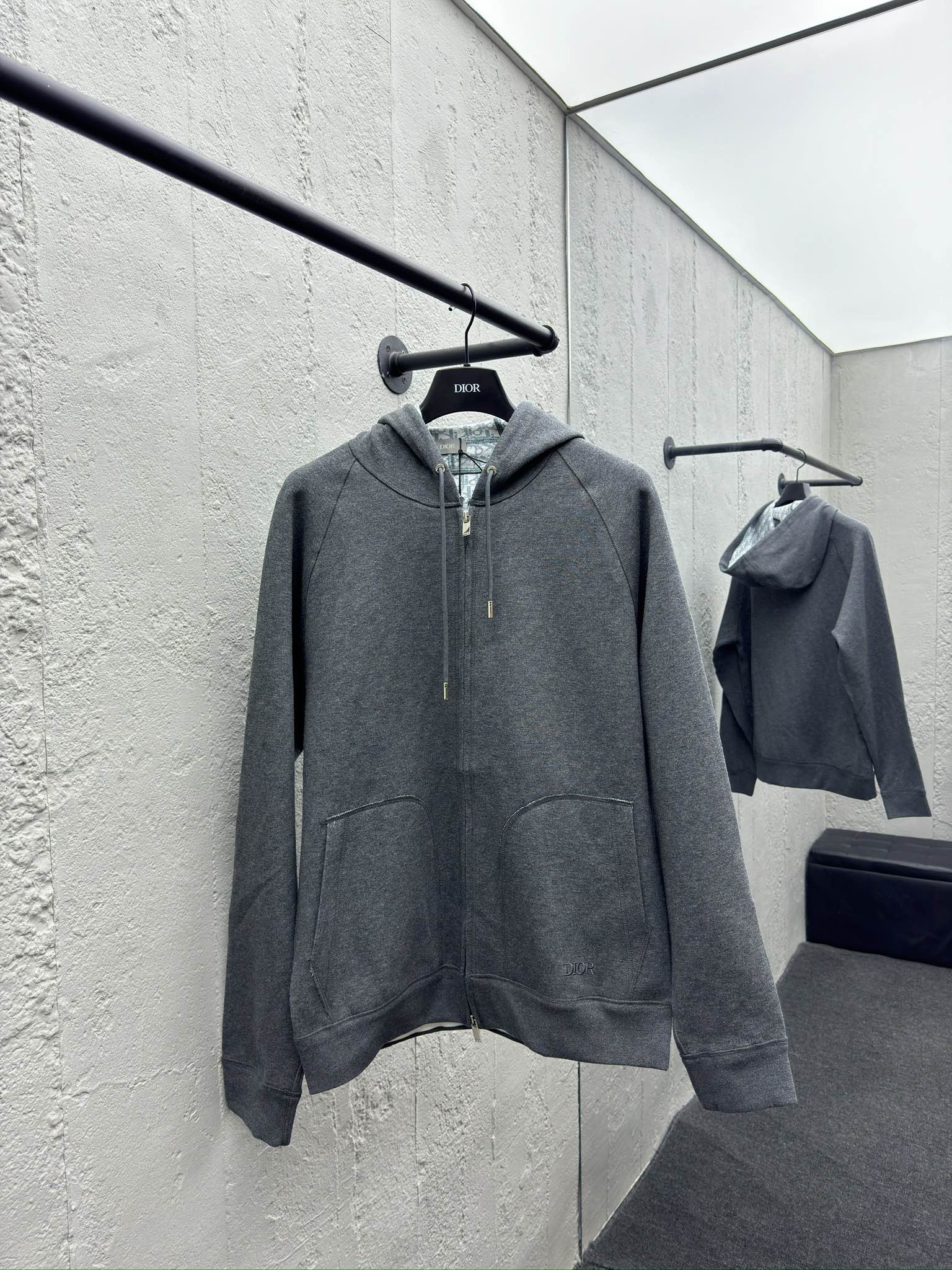Dior 高仿連帽拉鍊衛衣 灰色簡約刺繡款外套