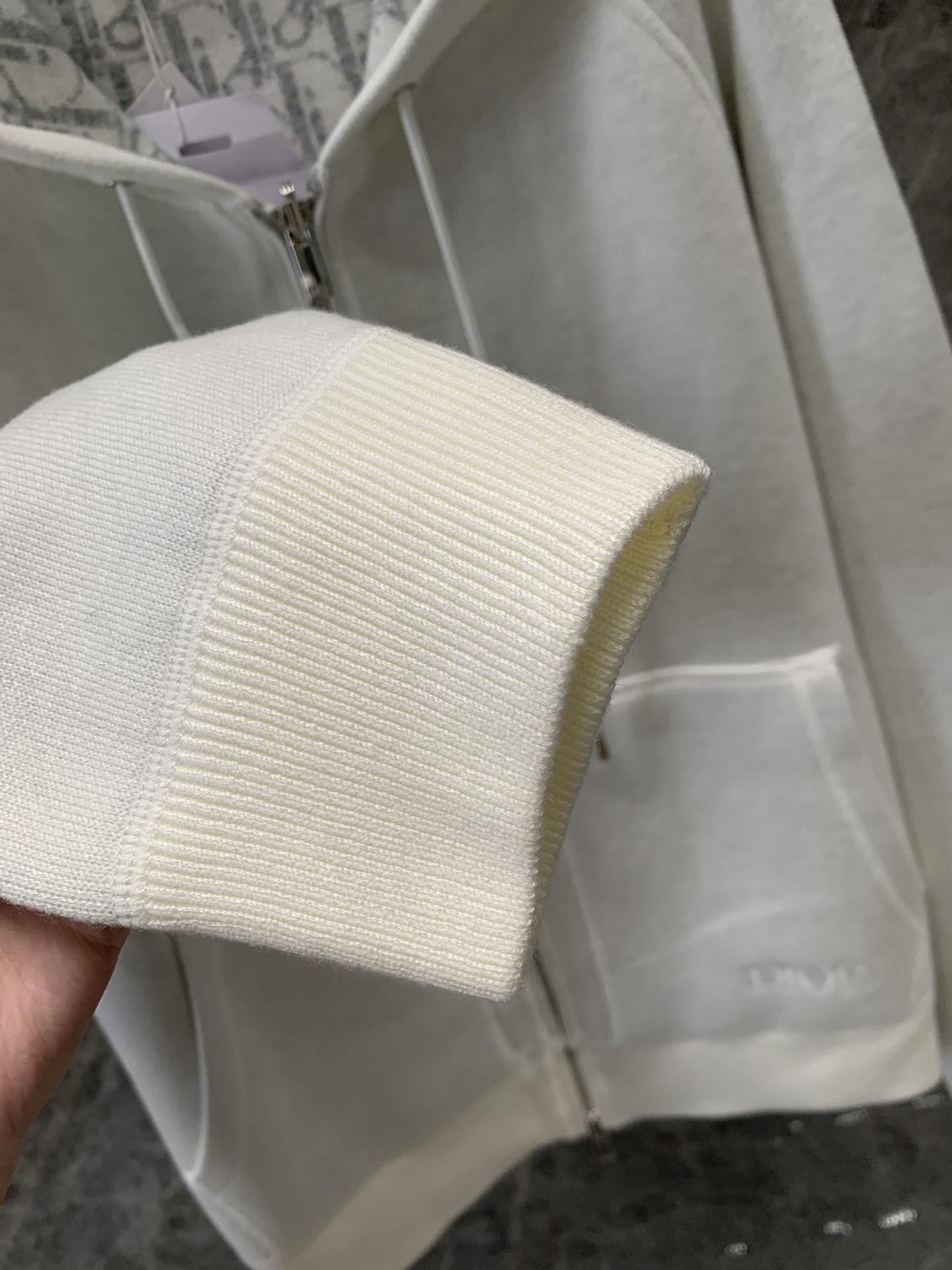 Dior 原單連帽開衫衛衣 滿版LOGO內襯款| 10 Dior 原單連帽開衫衛衣 滿版LOGO內襯款