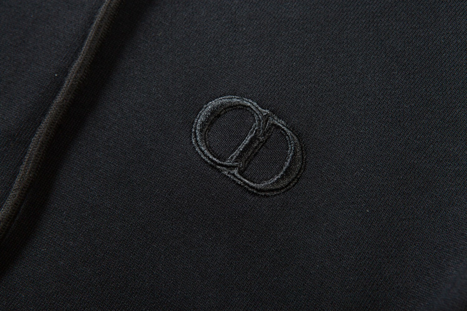 Dior 高仿黑色連帽套頭衛衣 簡約刺繡休閒款| 12 Dior 高仿黑色連帽套頭衛衣 簡約刺繡休閒款