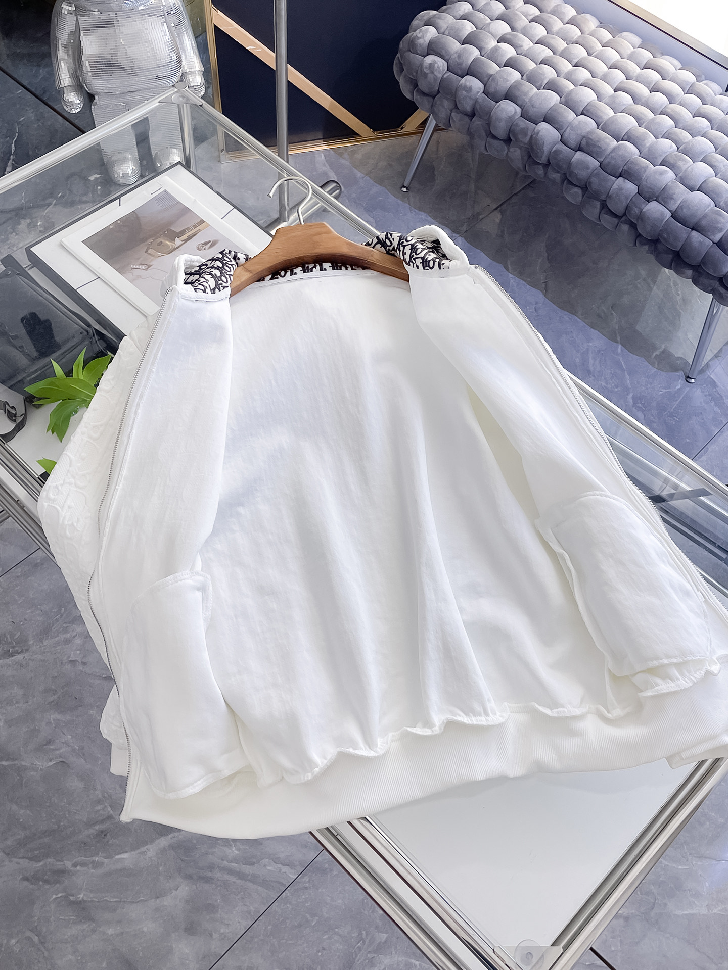 Dior 原單壓紋連帽外套 白色立體LOGO拉鍊外套| 13 Dior 原單壓紋連帽外套 白色立體LOGO拉鍊外套
