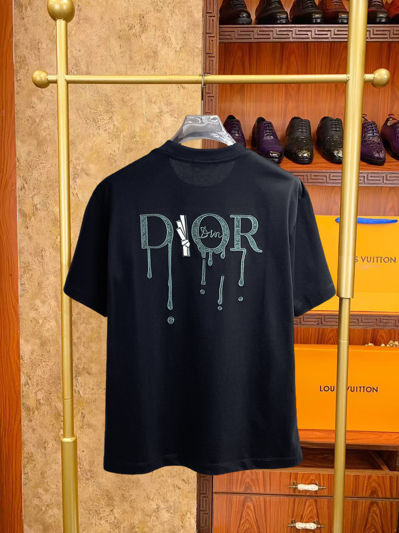 Dior 一比一短袖T恤 黑色滴墨字母潮流款| 15 Dior 一比一短袖T恤 黑色滴墨字母潮流款