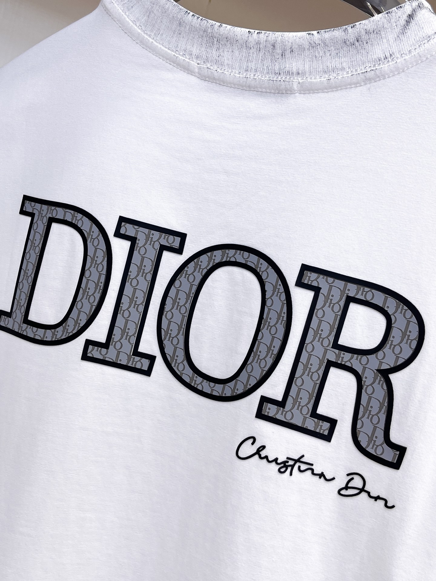 Dior 原單短袖T恤 簡約字母設計經典百搭款| 8 Dior 原單短袖T恤 簡約字母設計經典百搭款