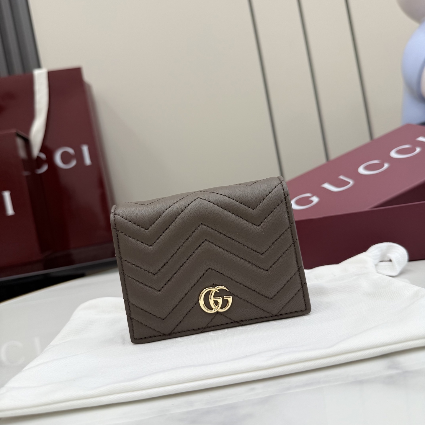 Gucci原單GG壓紋短夾男士款簡約百搭輕薄設計精品皮夾| 3 Gucci原單GG壓紋短夾男士款簡約百搭輕薄設計精品皮夾