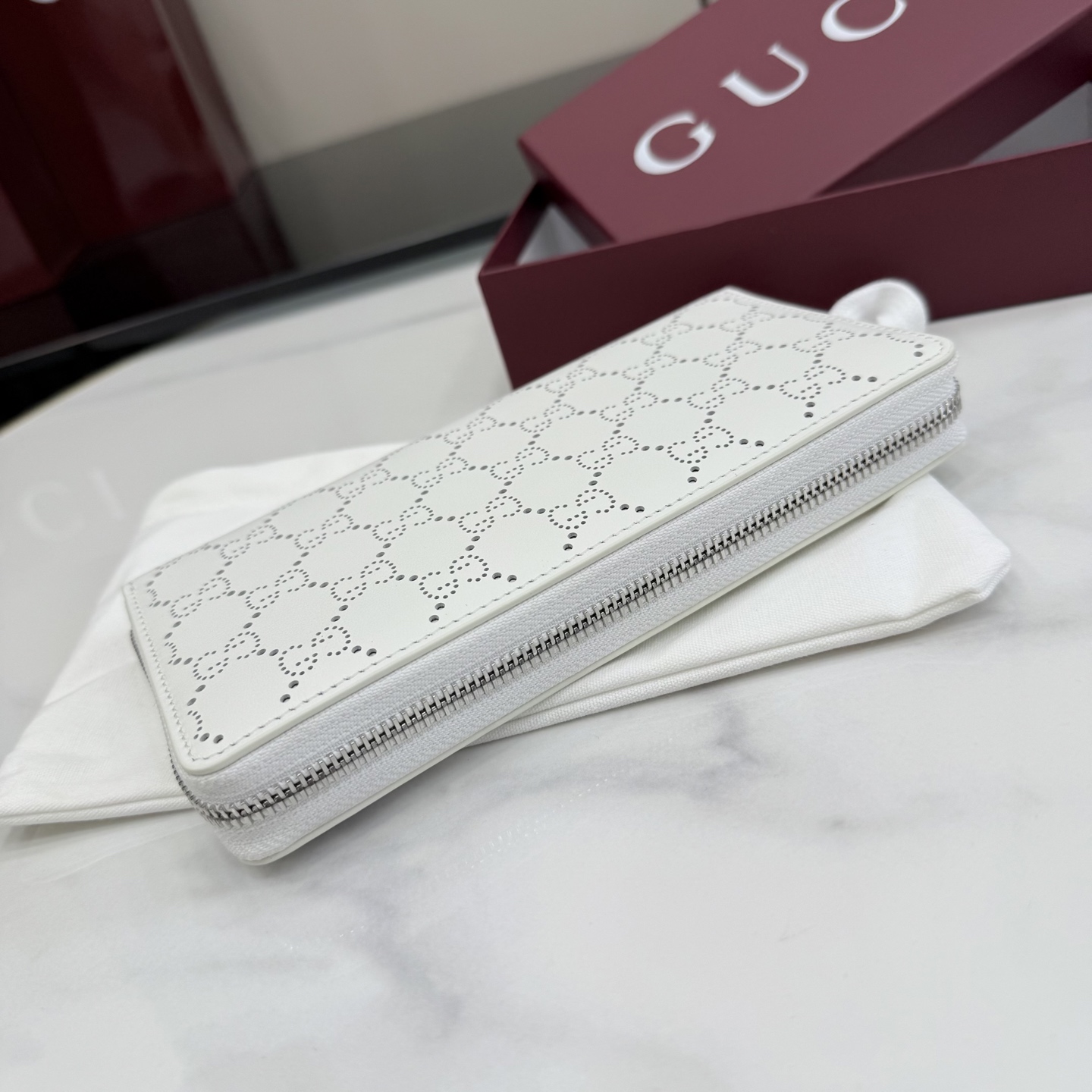 Gucci一比一GG壓紋拉鍊長夾女士款白色優雅時尚百搭精品手拿包| 15 Gucci一比一GG壓紋拉鍊長夾女士款白色優雅時尚百搭精品手拿包