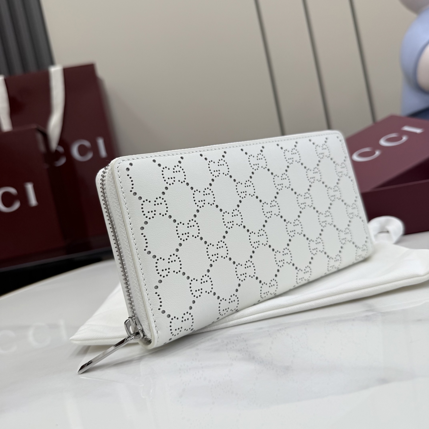 Gucci一比一GG壓紋拉鍊長夾女士款白色優雅時尚百搭精品手拿包| 14 Gucci一比一GG壓紋拉鍊長夾女士款白色優雅時尚百搭精品手拿包