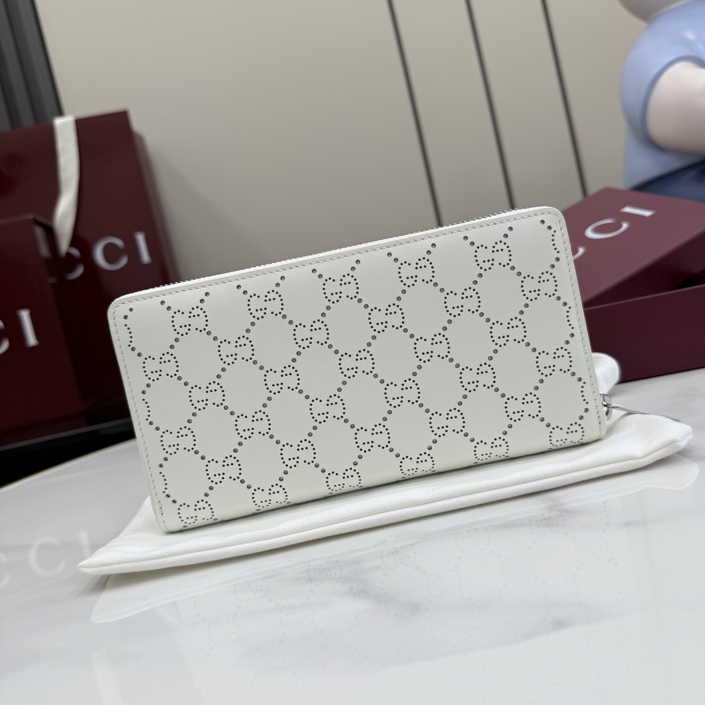 Gucci一比一GG壓紋拉鍊長夾女士款白色優雅時尚百搭精品手拿包| 13 Gucci一比一GG壓紋拉鍊長夾女士款白色優雅時尚百搭精品手拿包