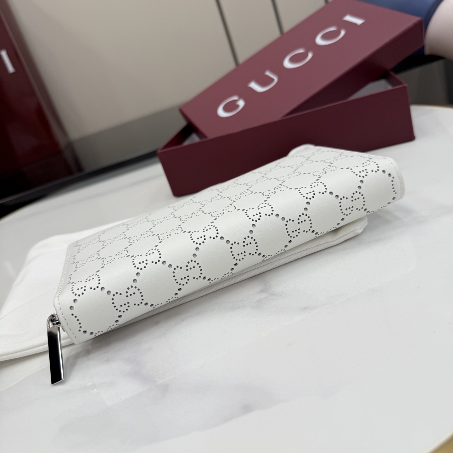 Gucci一比一GG壓紋拉鍊長夾女士款白色優雅時尚百搭精品手拿包| 12 Gucci一比一GG壓紋拉鍊長夾女士款白色優雅時尚百搭精品手拿包