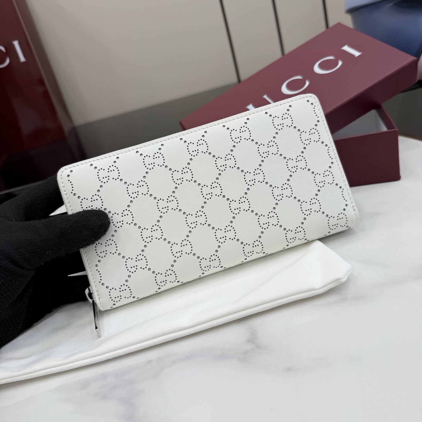 Gucci一比一GG壓紋拉鍊長夾女士款白色優雅時尚百搭精品手拿包| 11 Gucci一比一GG壓紋拉鍊長夾女士款白色優雅時尚百搭精品手拿包