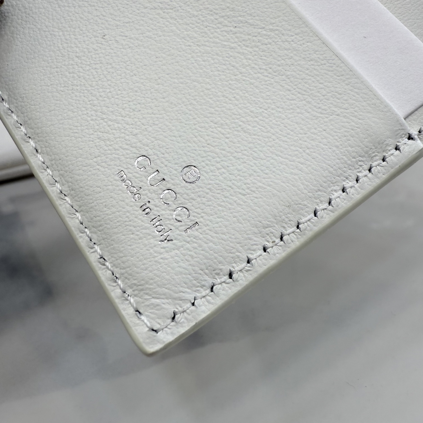 Gucci原單GG壓紋雙折短夾女士款白色清新簡約輕奢精品皮夾| 8 Gucci原單GG壓紋雙折短夾女士款白色清新簡約輕奢精品皮夾