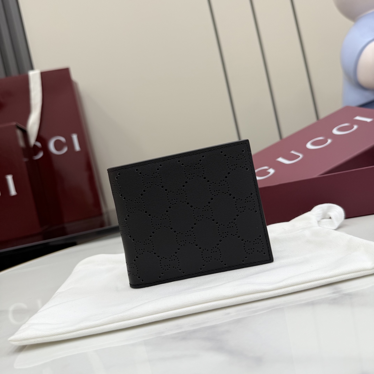 Gucci高仿GG壓紋雙折短夾男士款黑色低調輕薄精品皮夾
