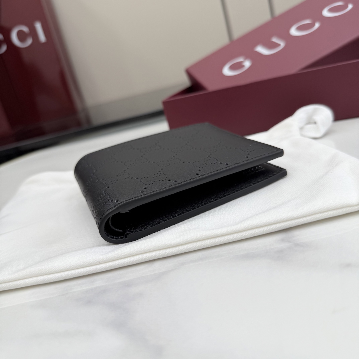 Gucci一比一GG壓紋雙折短夾男士款黑色經典百搭精品錢包