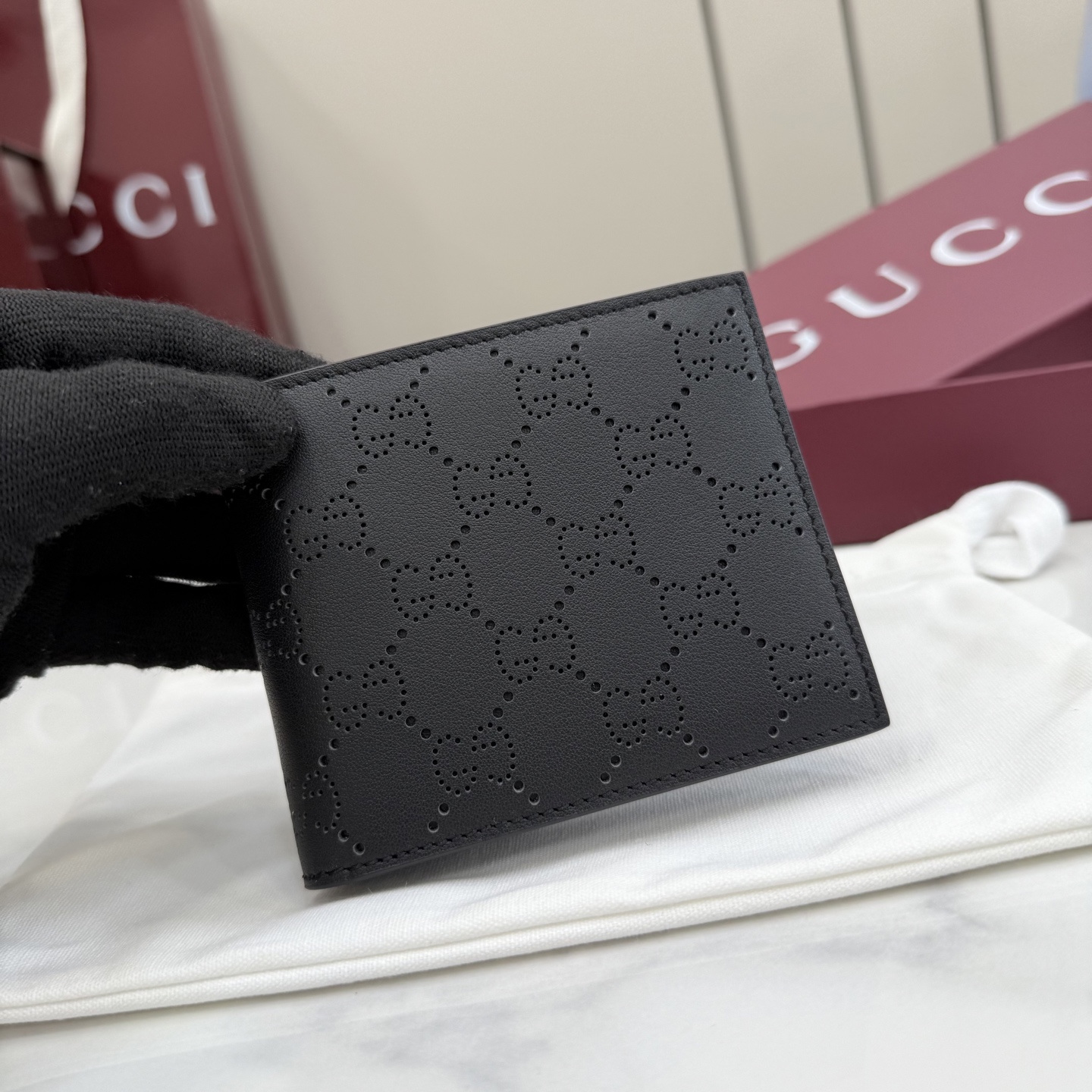 Gucci一比一GG壓紋雙折短夾男士款黑色經典百搭精品錢包