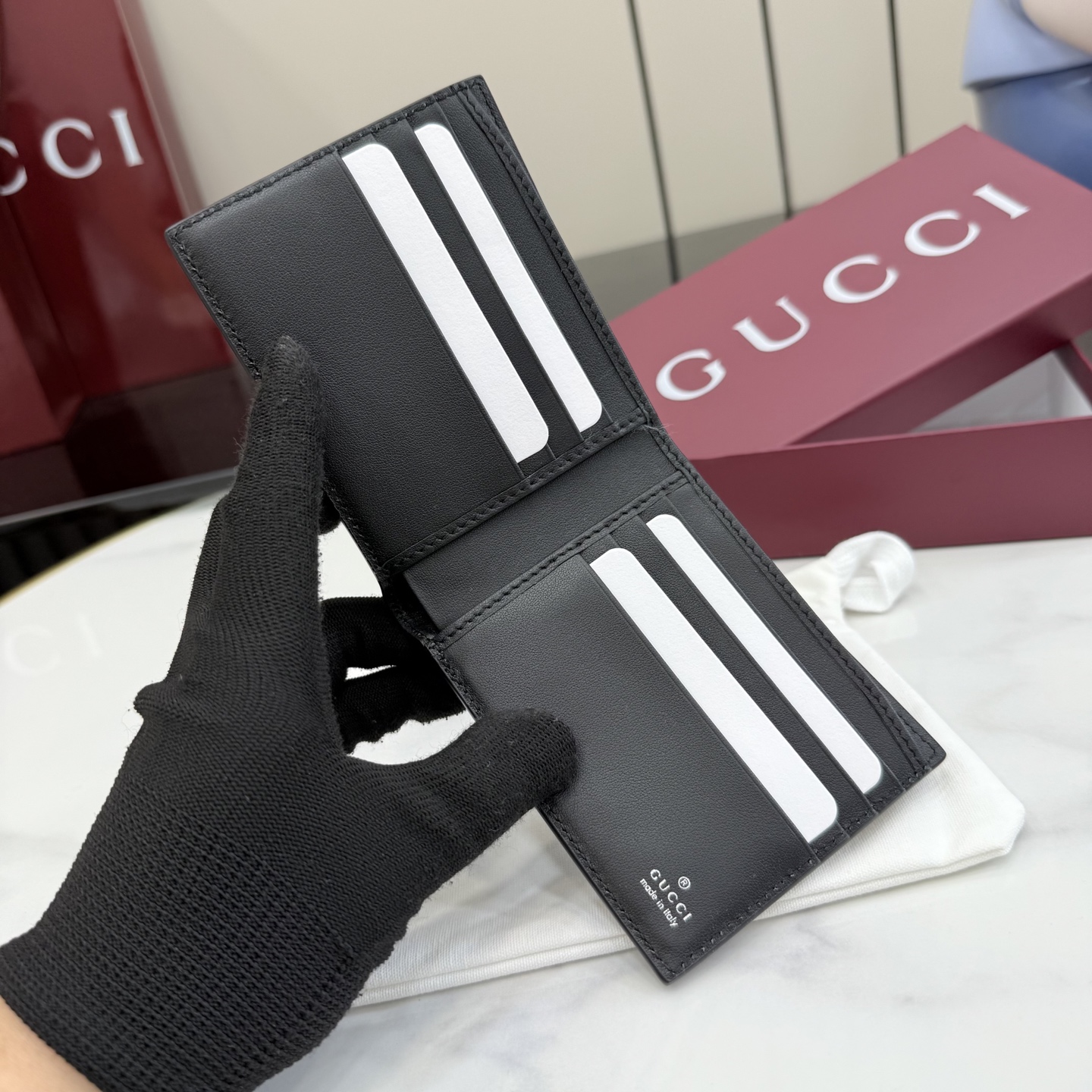 Gucci一比一GG壓紋雙折短夾男士款黑色經典百搭精品錢包