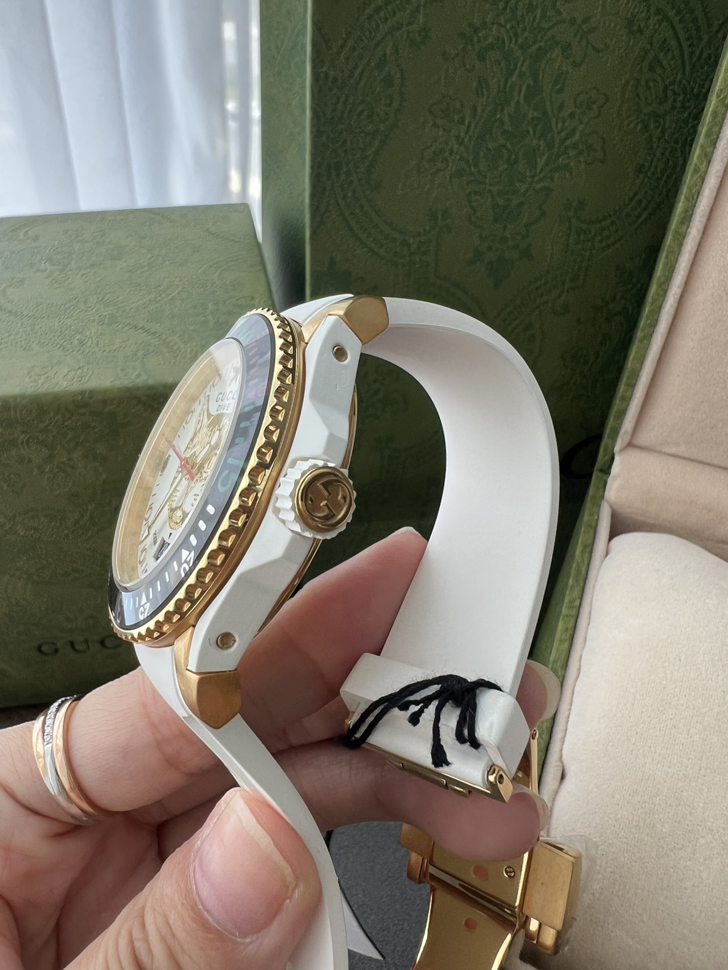 Gucci高仿 Dive 系列 貓頭圖案 潛水腕錶 白色橡膠錶帶款