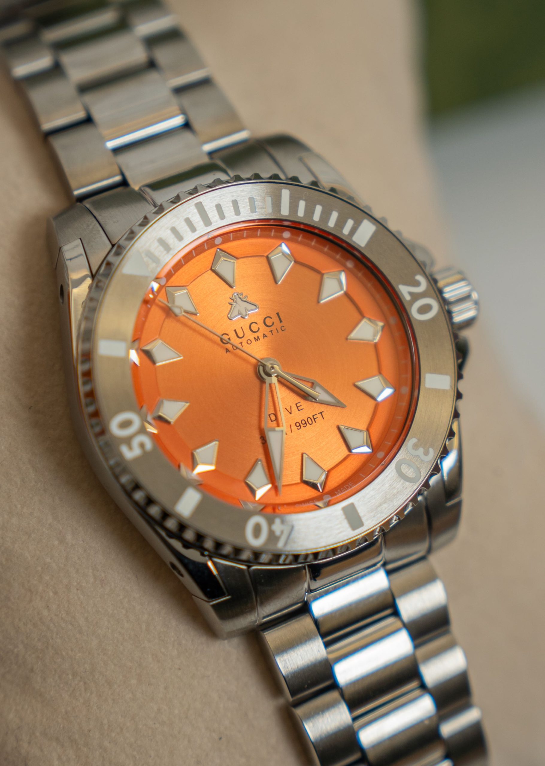 Gucci Dive 橙色放射紋表盤精鋼腕錶 自動機械潛水款