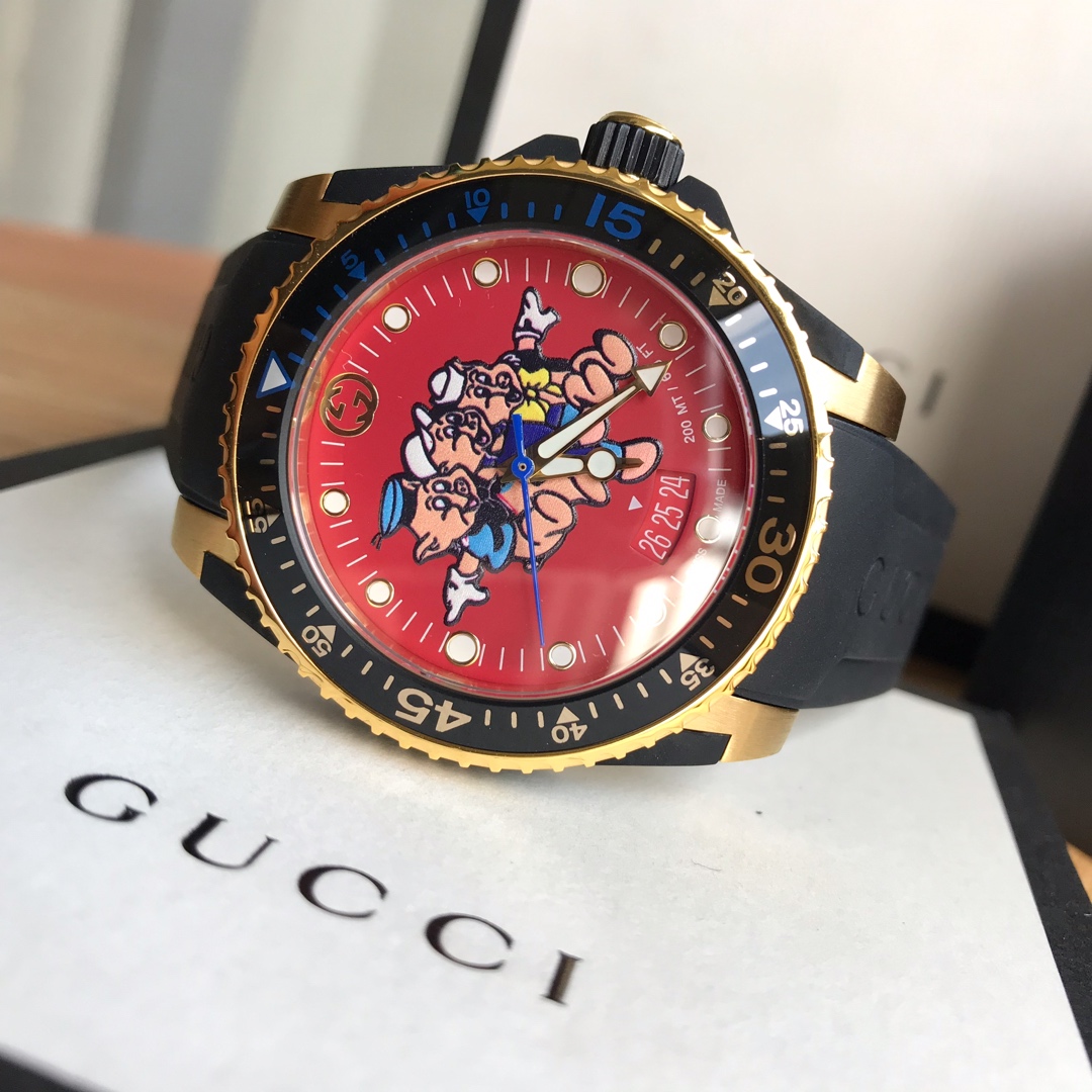 Gucci Dive 紅色卡通表盤橡膠帶腕錶 潮流個性款| 8 Gucci Dive 紅色卡通表盤橡膠帶腕錶 潮流個性款