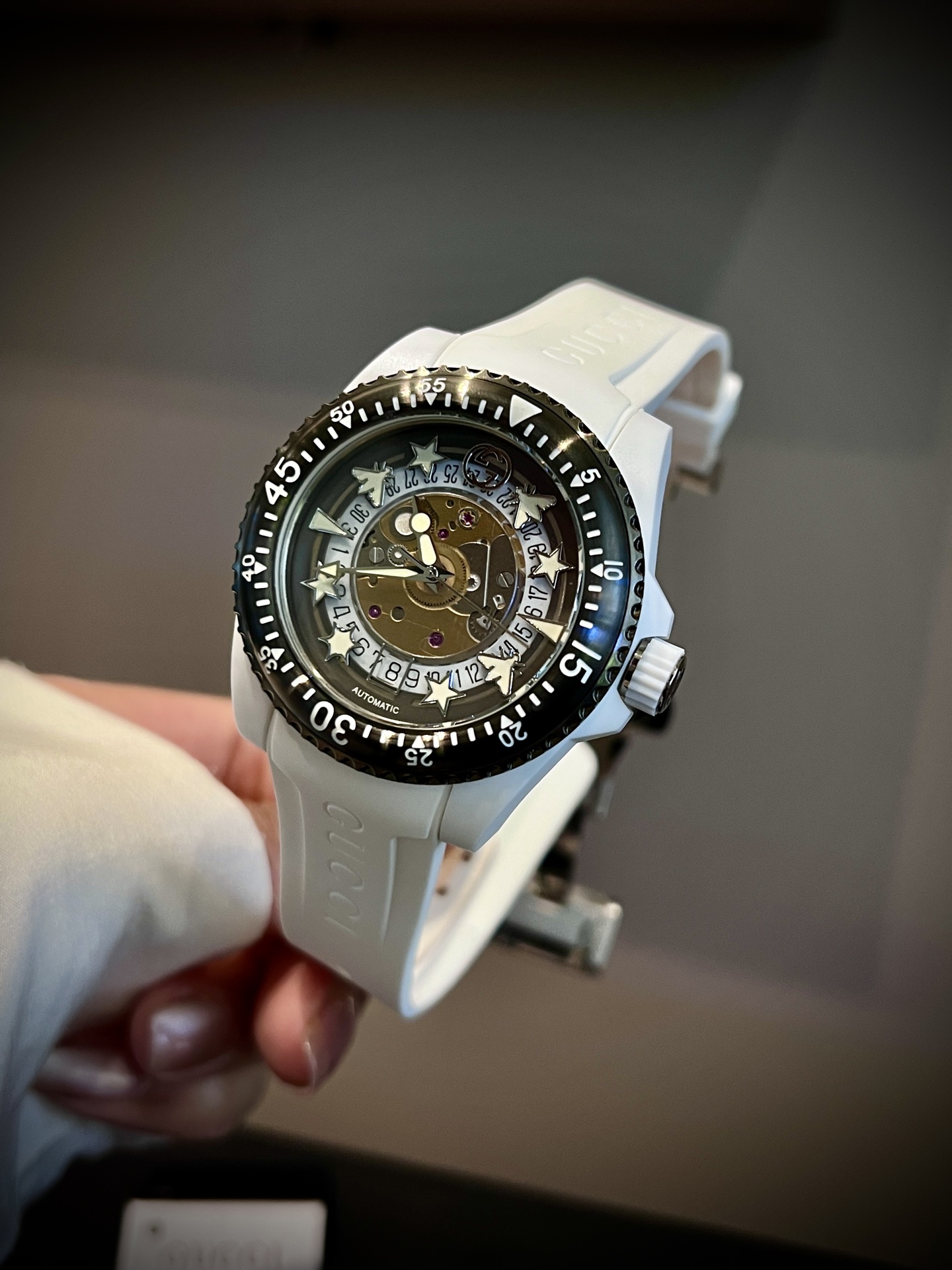 Gucci Dive 白色鏤空機械腕錶 自動機芯運動款| 13 Gucci Dive 白色鏤空機械腕錶 自動機芯運動款