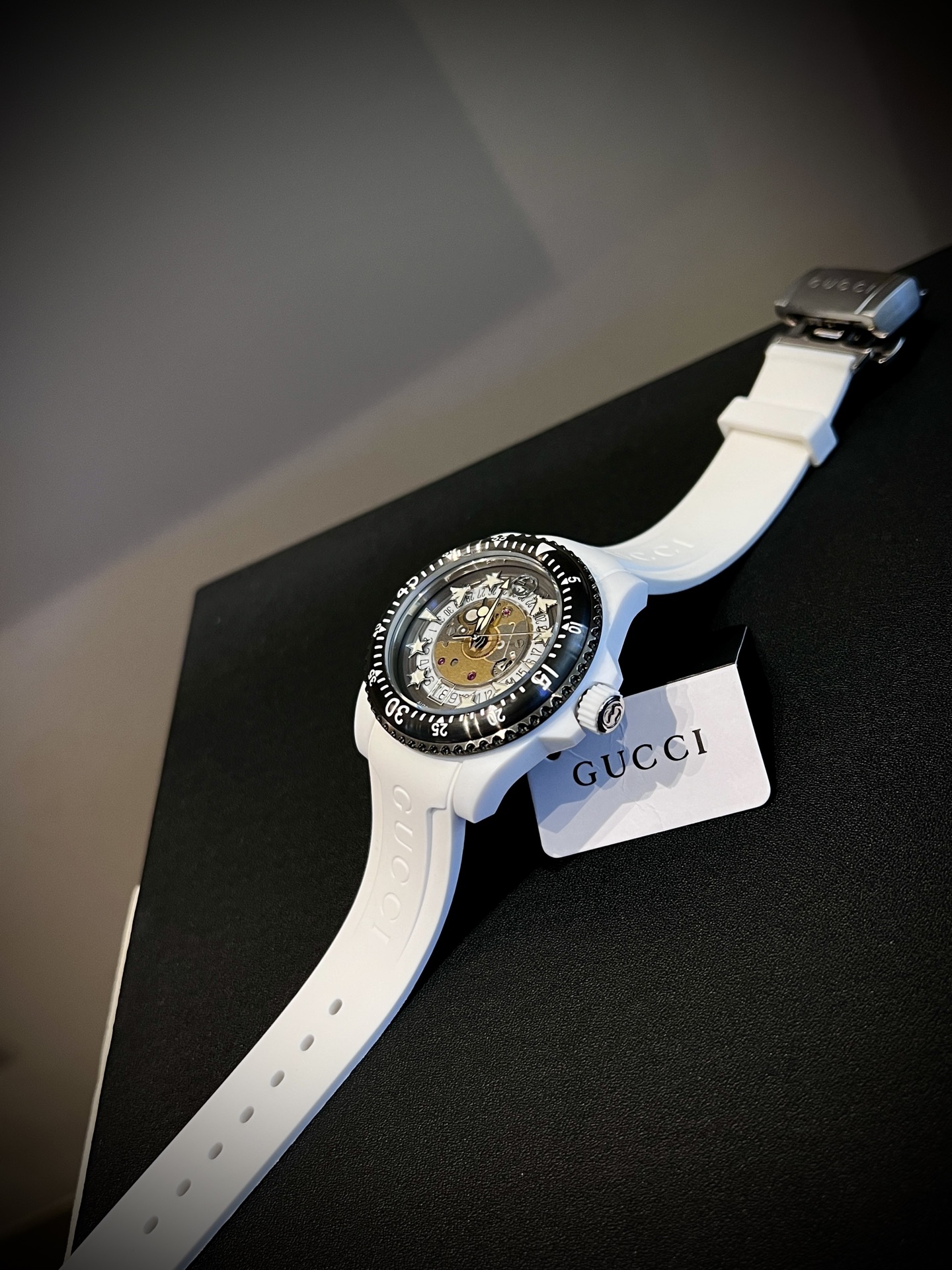 Gucci Dive 白色鏤空機械腕錶 自動機芯運動款| 9 Gucci Dive 白色鏤空機械腕錶 自動機芯運動款