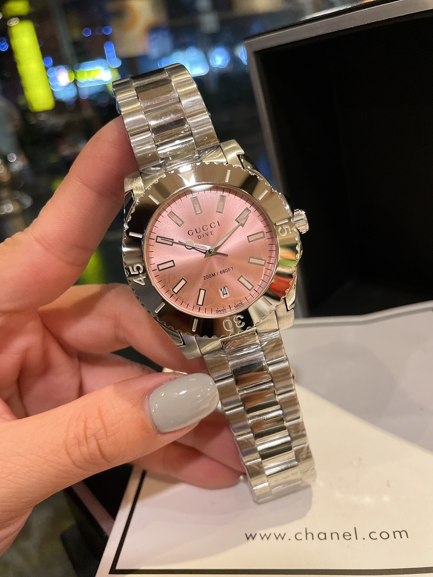 Gucci Dive 粉色表盤精鋼腕錶 女款時尚潛水手錶