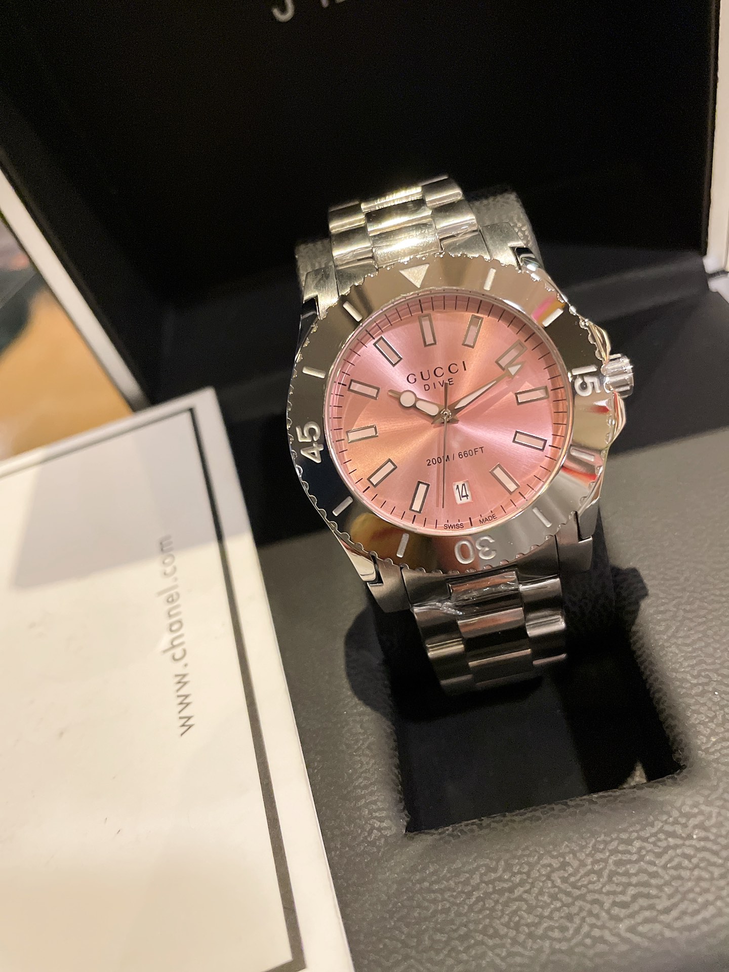 Gucci Dive 粉色表盤精鋼腕錶 女款時尚潛水手錶