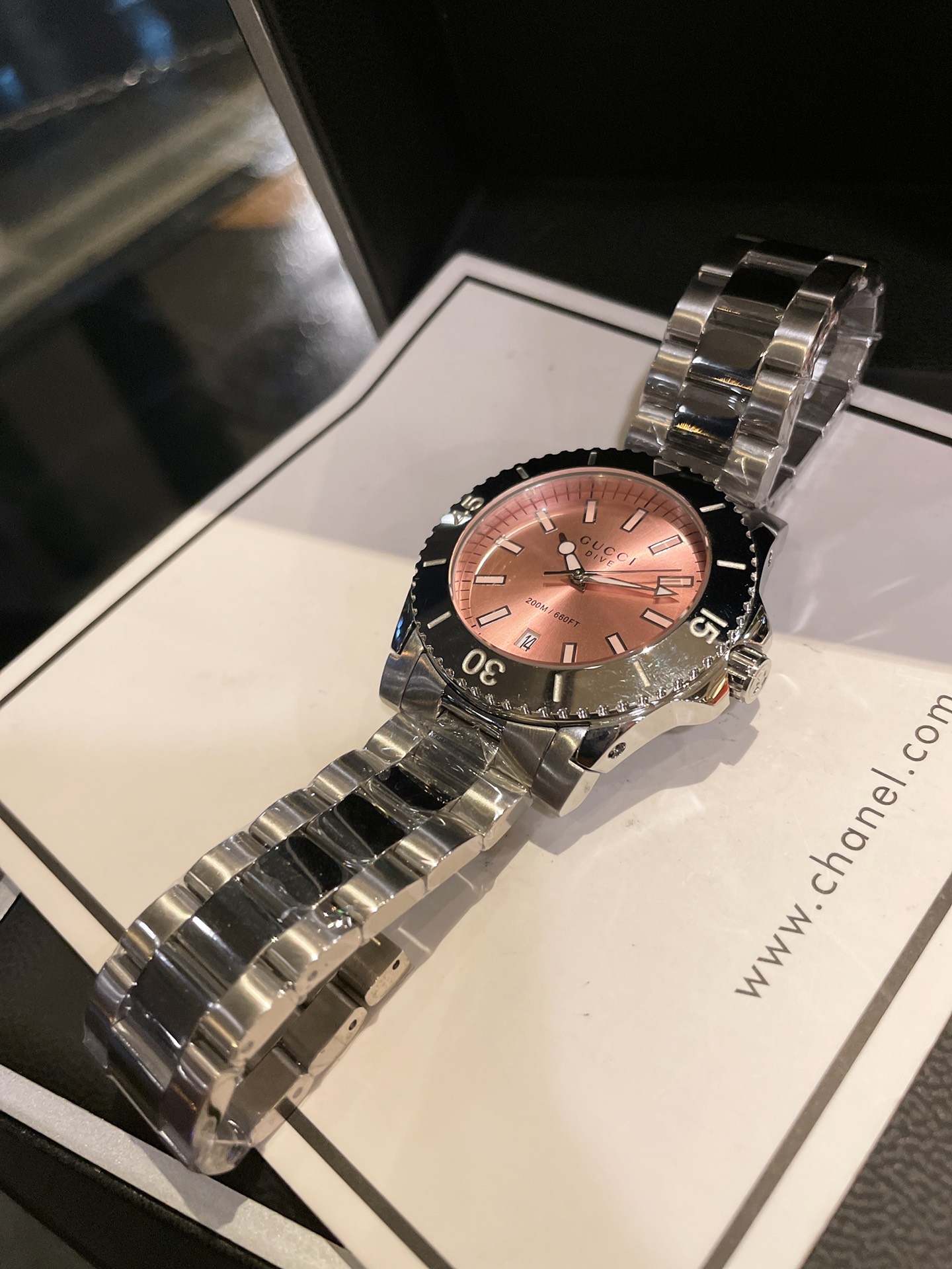 Gucci Dive 粉色表盤精鋼腕錶 女款時尚潛水手錶