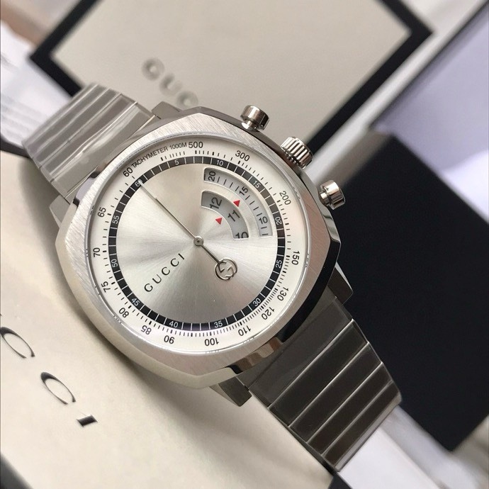 Gucci Grip 銀色放射紋表盤精鋼腕錶 經典鋼帶款| 8 Gucci Grip 銀色放射紋表盤精鋼腕錶 經典鋼帶款