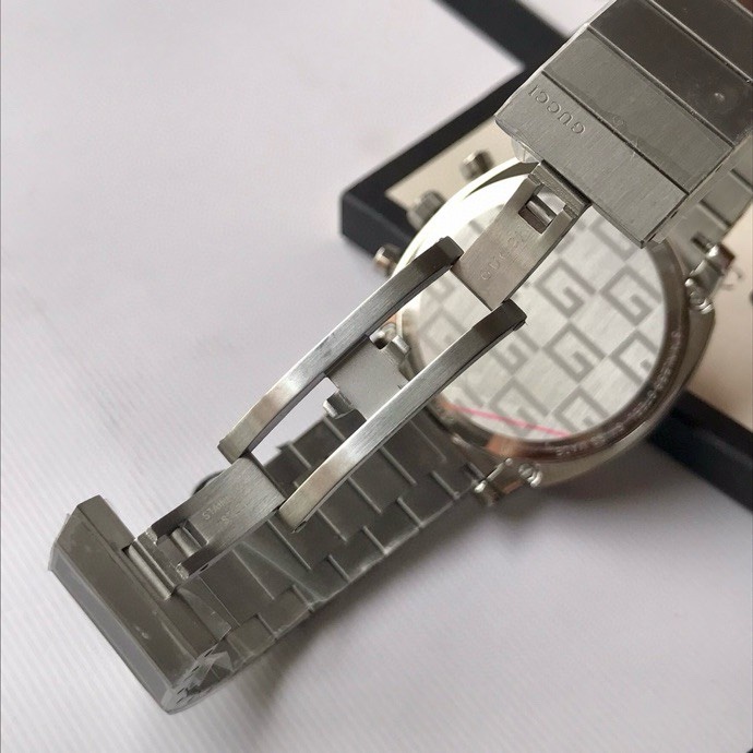 Gucci Grip 銀色放射紋表盤精鋼腕錶 經典鋼帶款| 7 Gucci Grip 銀色放射紋表盤精鋼腕錶 經典鋼帶款
