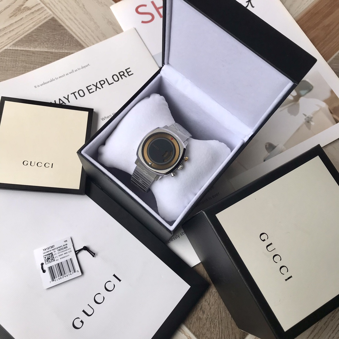 Gucci Grip 黑金雙色表盤精鋼腕錶 個性跳時款| 14 Gucci Grip 黑金雙色表盤精鋼腕錶 個性跳時款