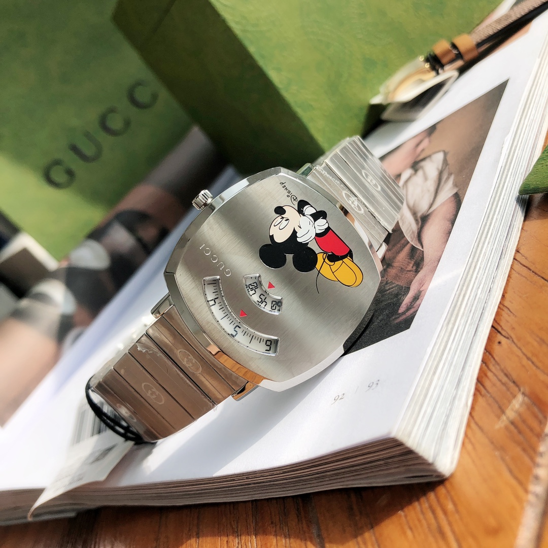 Gucci Grip Disney 米奇聯名GG帆布錶帶腕錶 復古款| 12 Gucci Grip Disney 米奇聯名GG帆布錶帶腕錶 復古款
