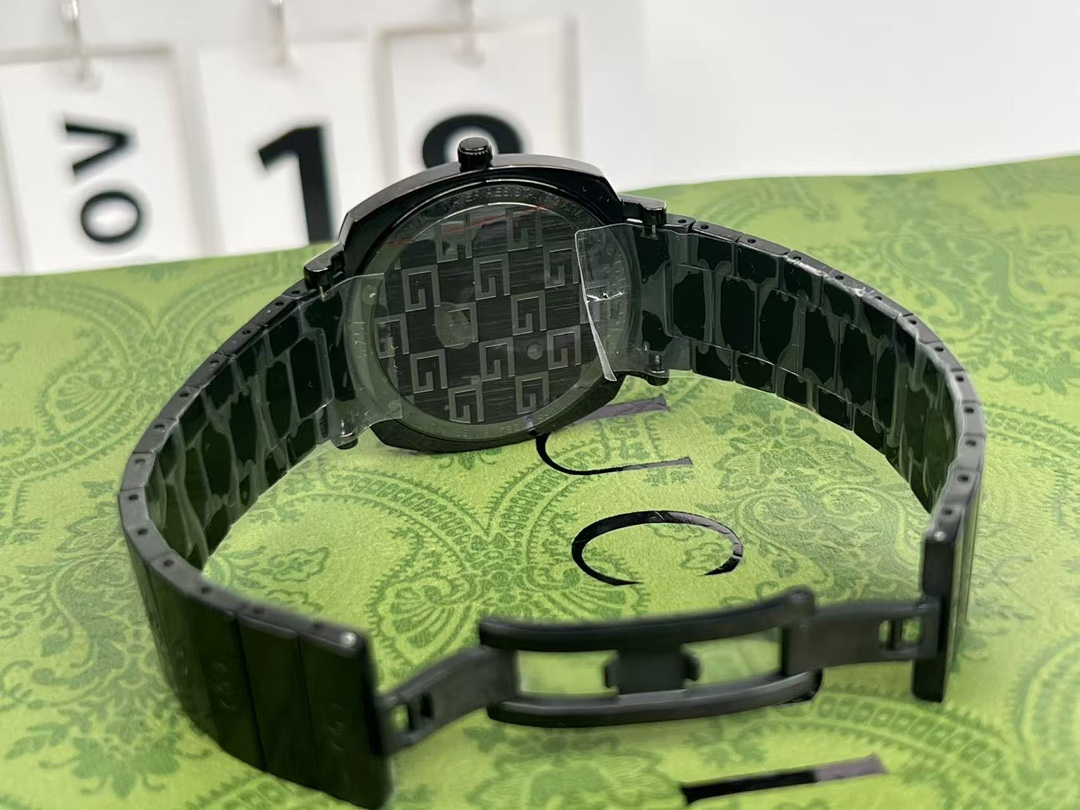 Gucci Grip 黑色GG壓紋精鋼腕錶 全黑潮流款