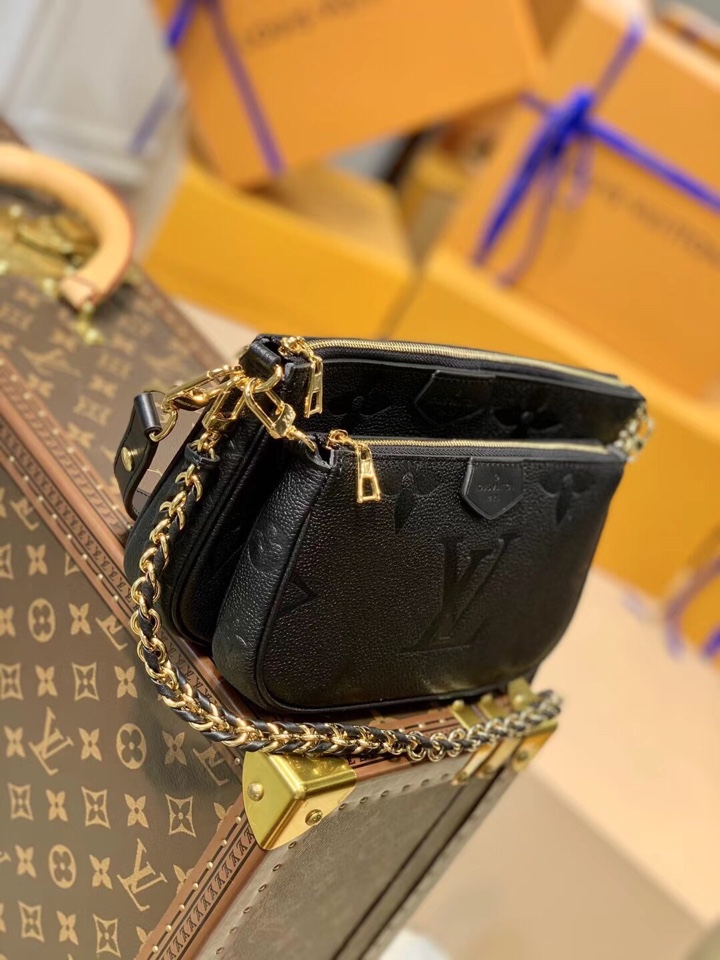 LV 高仿黑色压纹链条腋下包 Mini单肩斜挎包 女士百搭经典小包款| 12 LV 高仿黑色压纹链条腋下包 Mini单肩斜挎包 女士百搭经典小包款