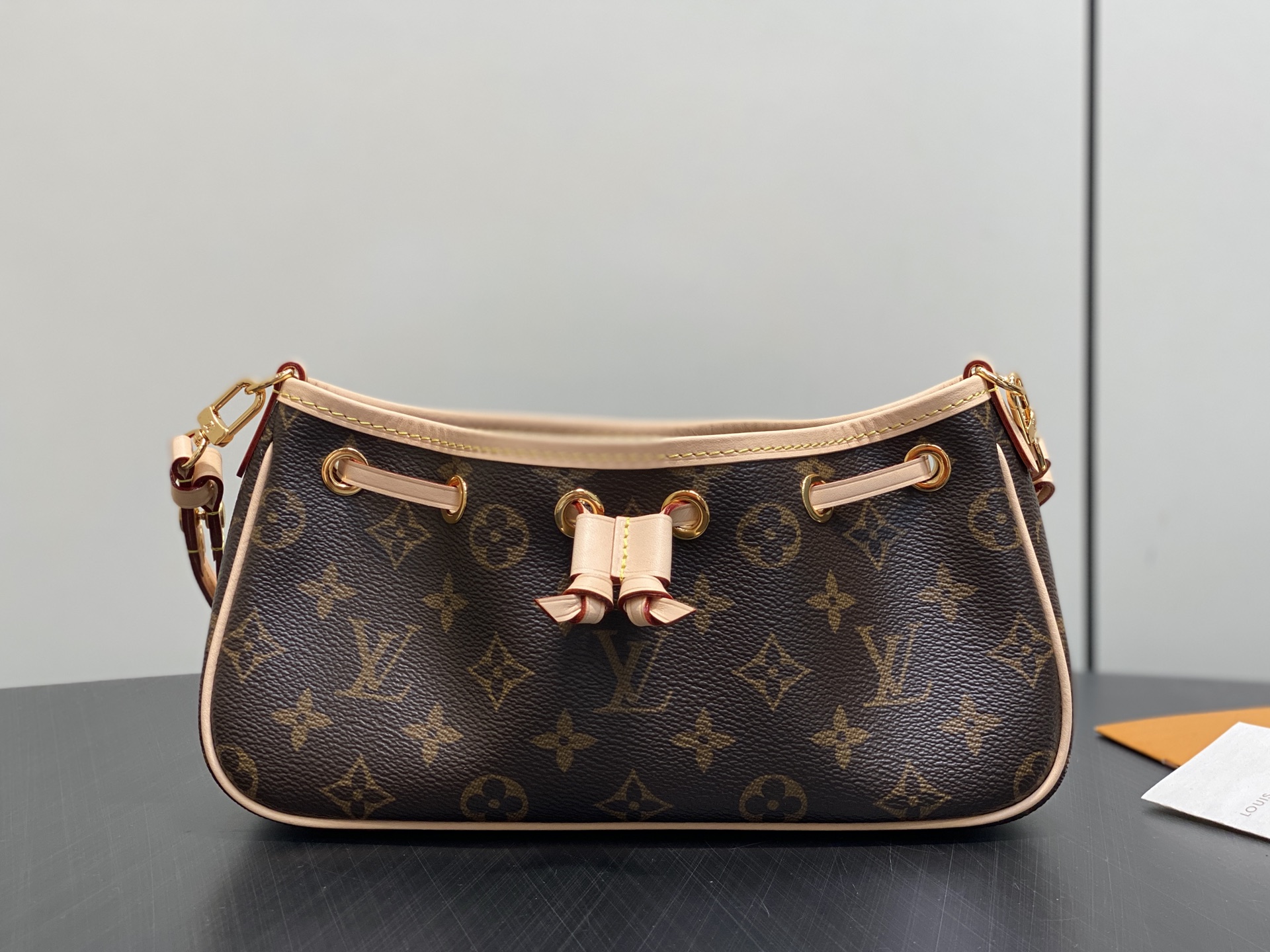 LV A貨女士腋下包抽繩設計經典老花百搭款