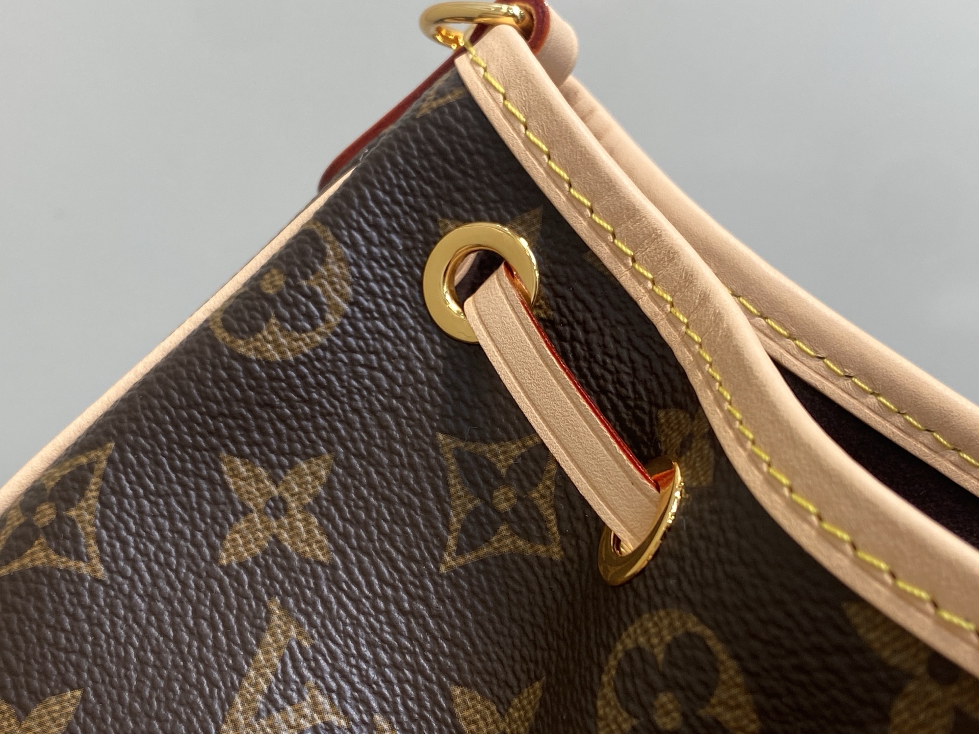LV A貨女士腋下包抽繩設計經典老花百搭款