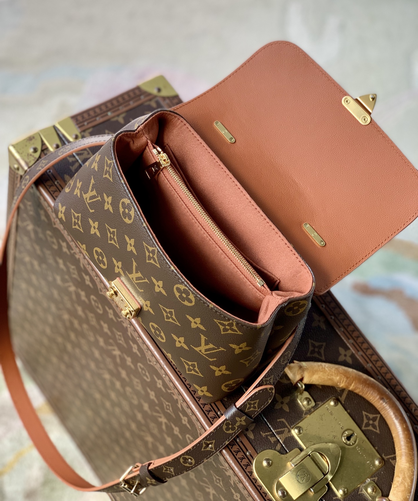 LV A貨女士手提斜背包棕色拼接設計復古百搭款