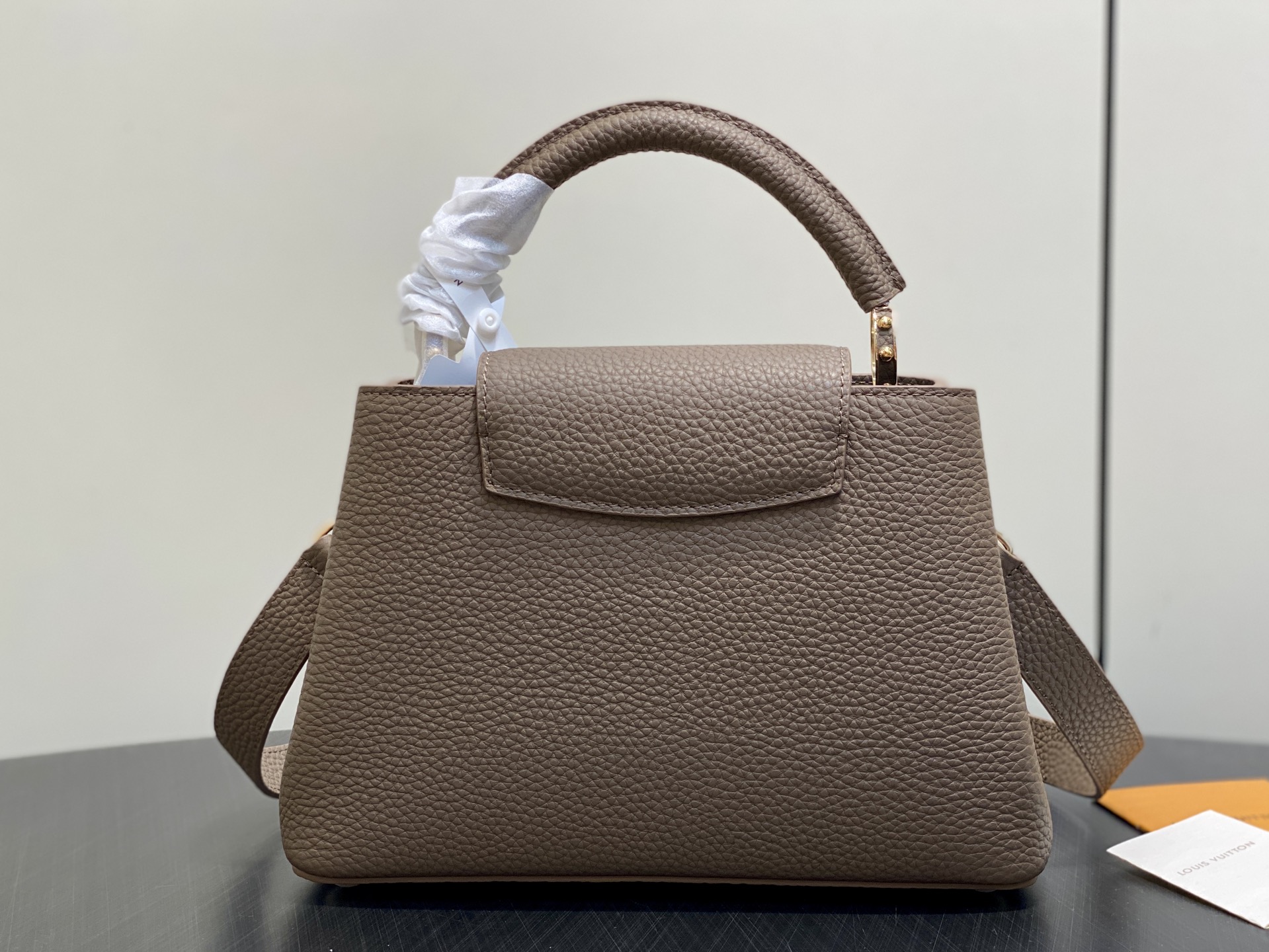 LV A貨女士手提包Capucines灰色設計鏈條裝飾百搭款| 13 LV A貨女士手提包Capucines灰色設計鏈條裝飾百搭款