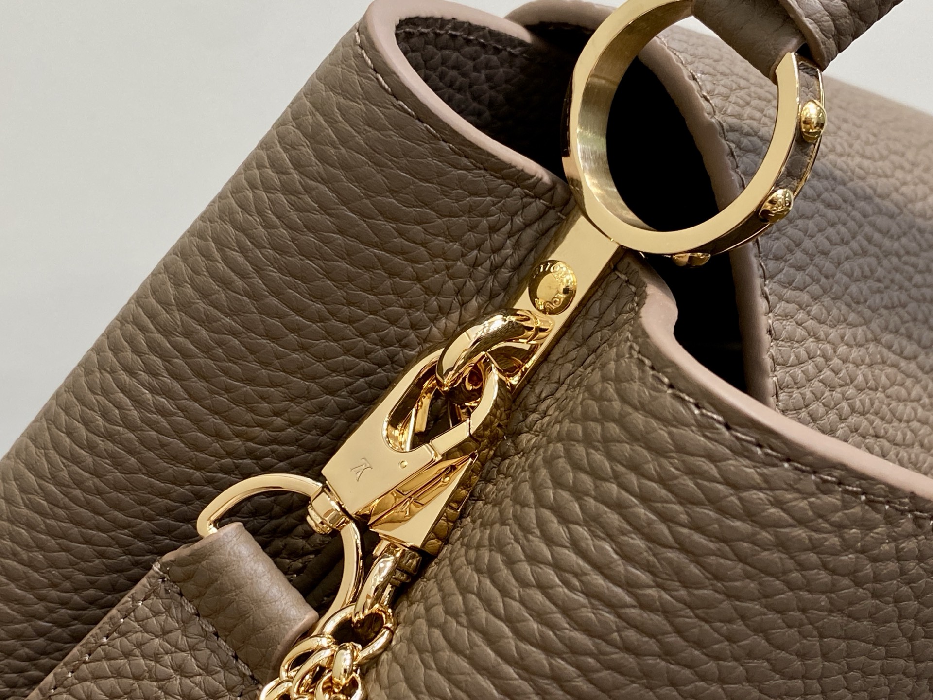 LV A貨女士手提包Capucines灰色設計鏈條裝飾百搭款| 9 LV A貨女士手提包Capucines灰色設計鏈條裝飾百搭款
