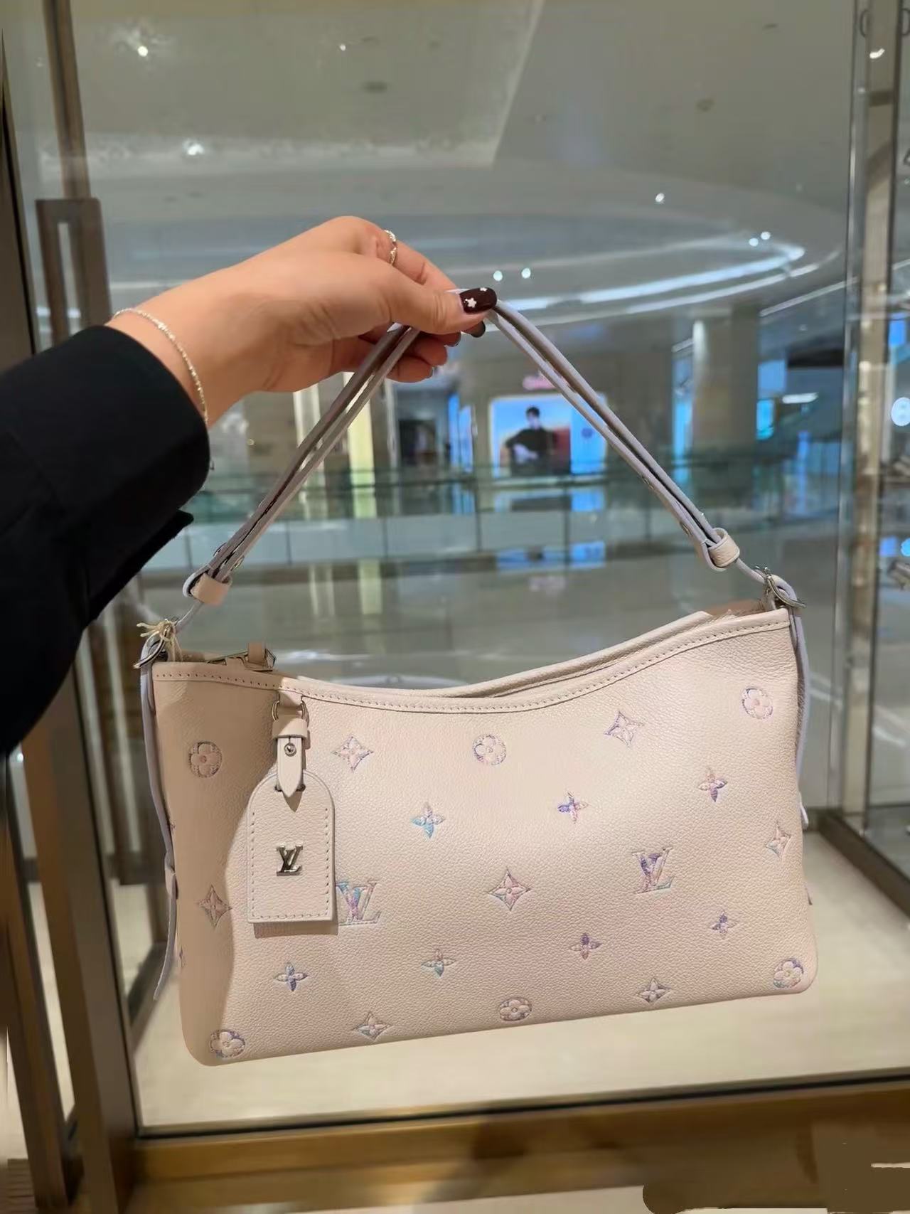 LV 一比一 淡彩Monogram腋下包 女士單肩包休閒百搭款