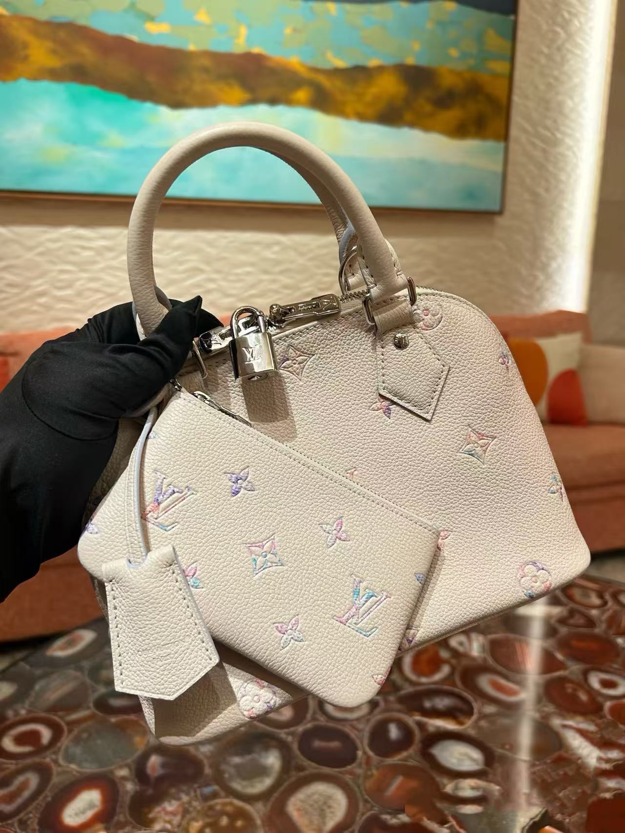 LV 一比一 Alma BB 迷你貝殼包 米白手提斜背包